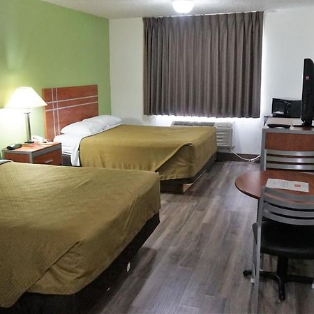 Econo Lodge & Suites Pekin Buitenkant foto