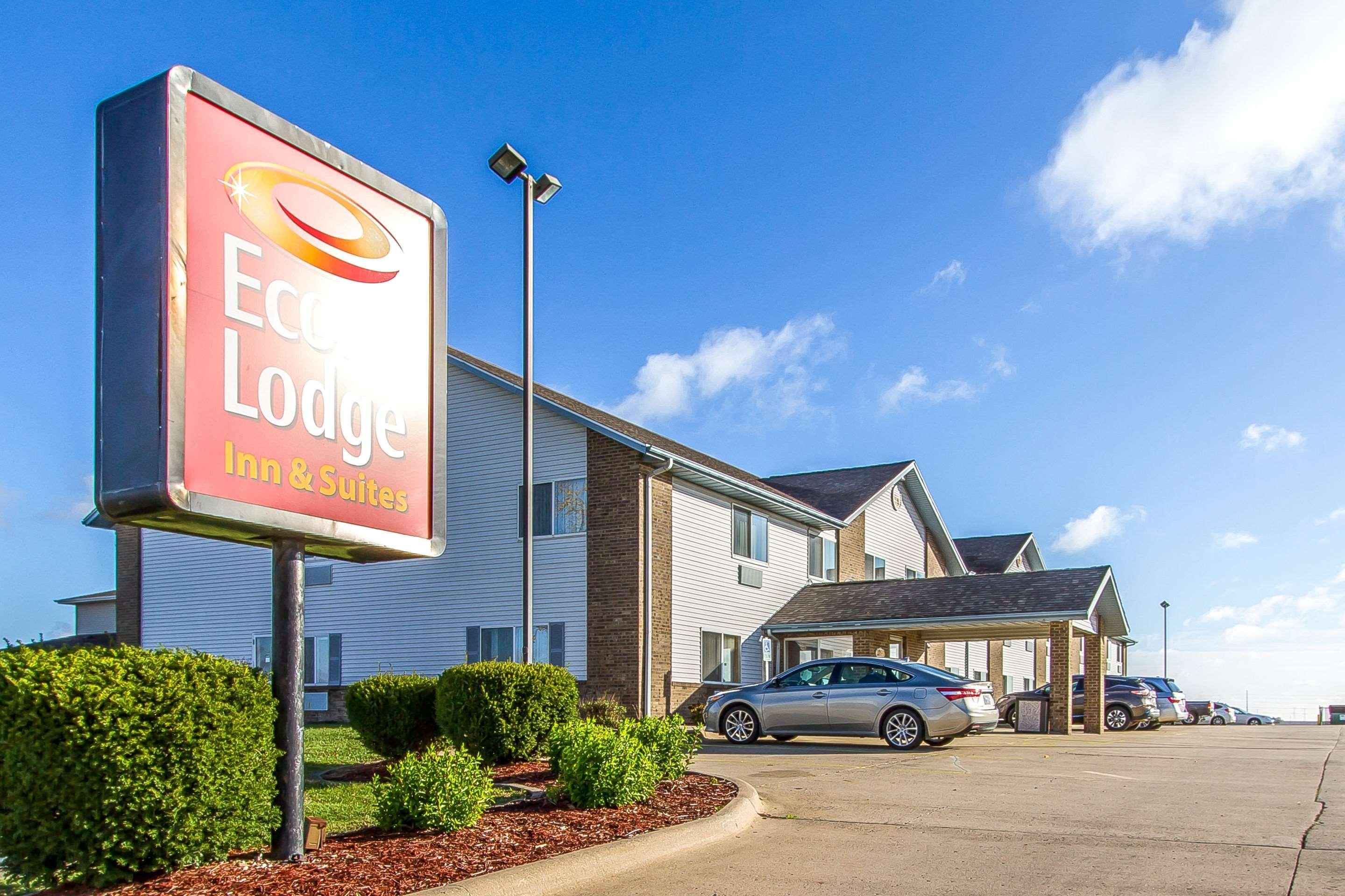 Econo Lodge & Suites Pekin Buitenkant foto