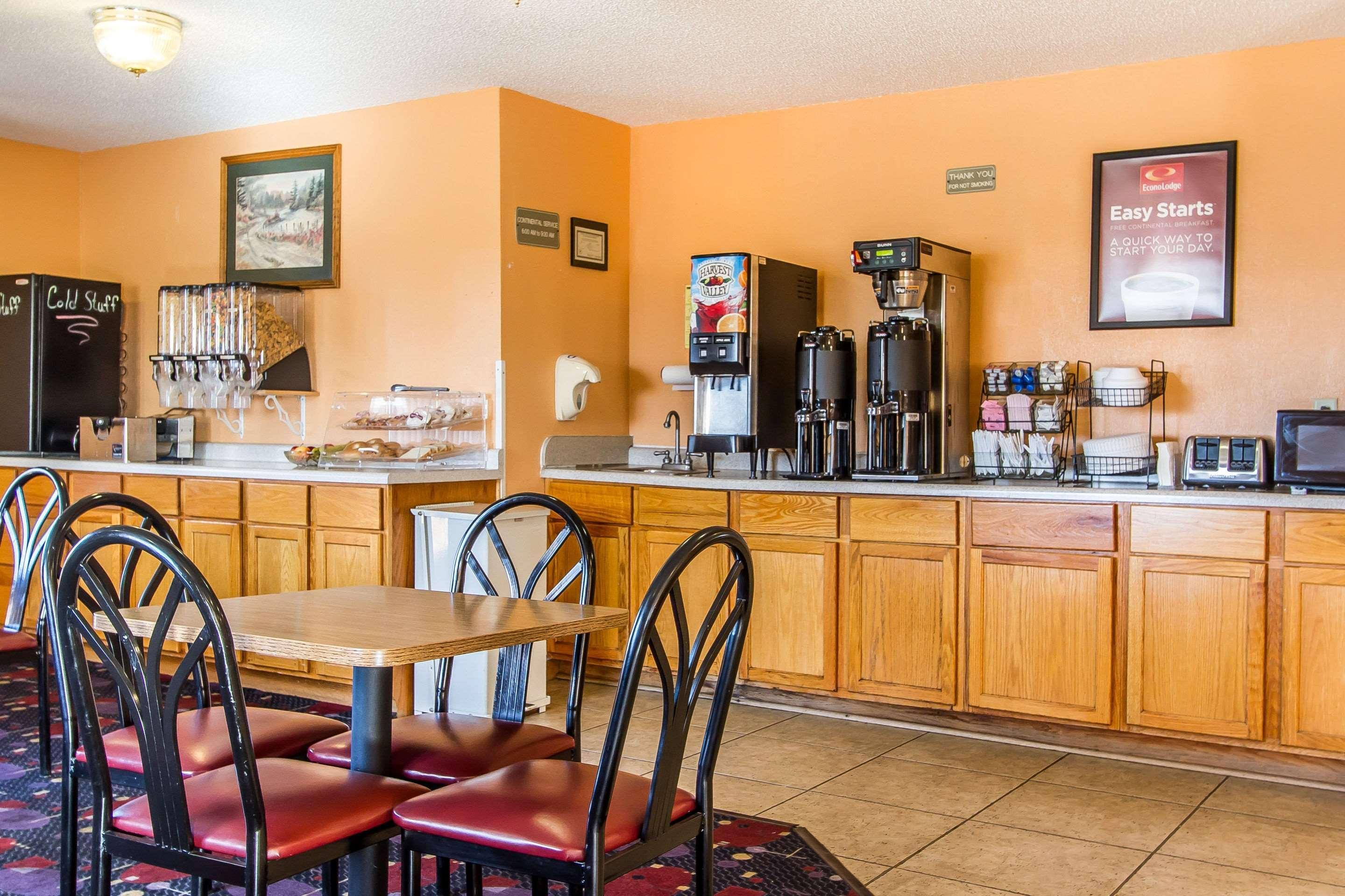Econo Lodge & Suites Pekin Buitenkant foto