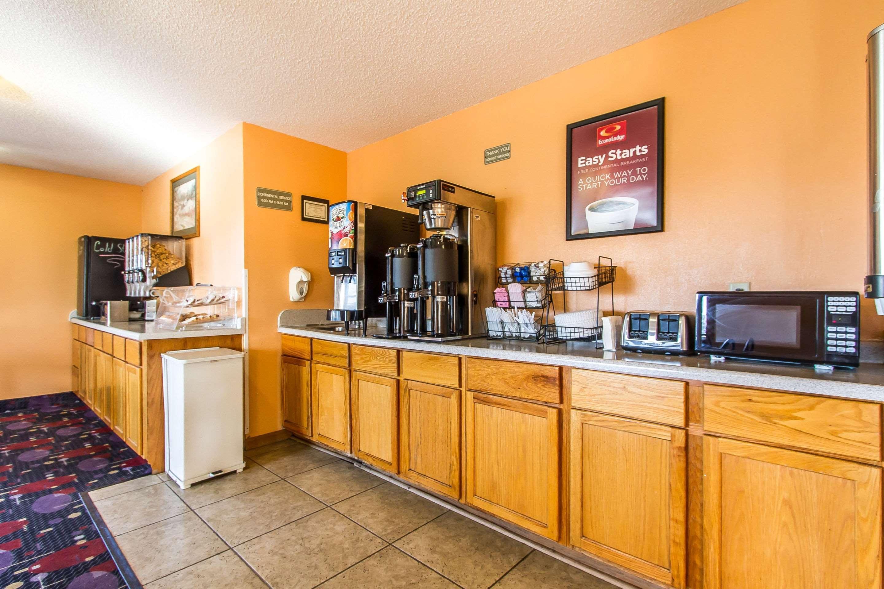 Econo Lodge & Suites Pekin Buitenkant foto