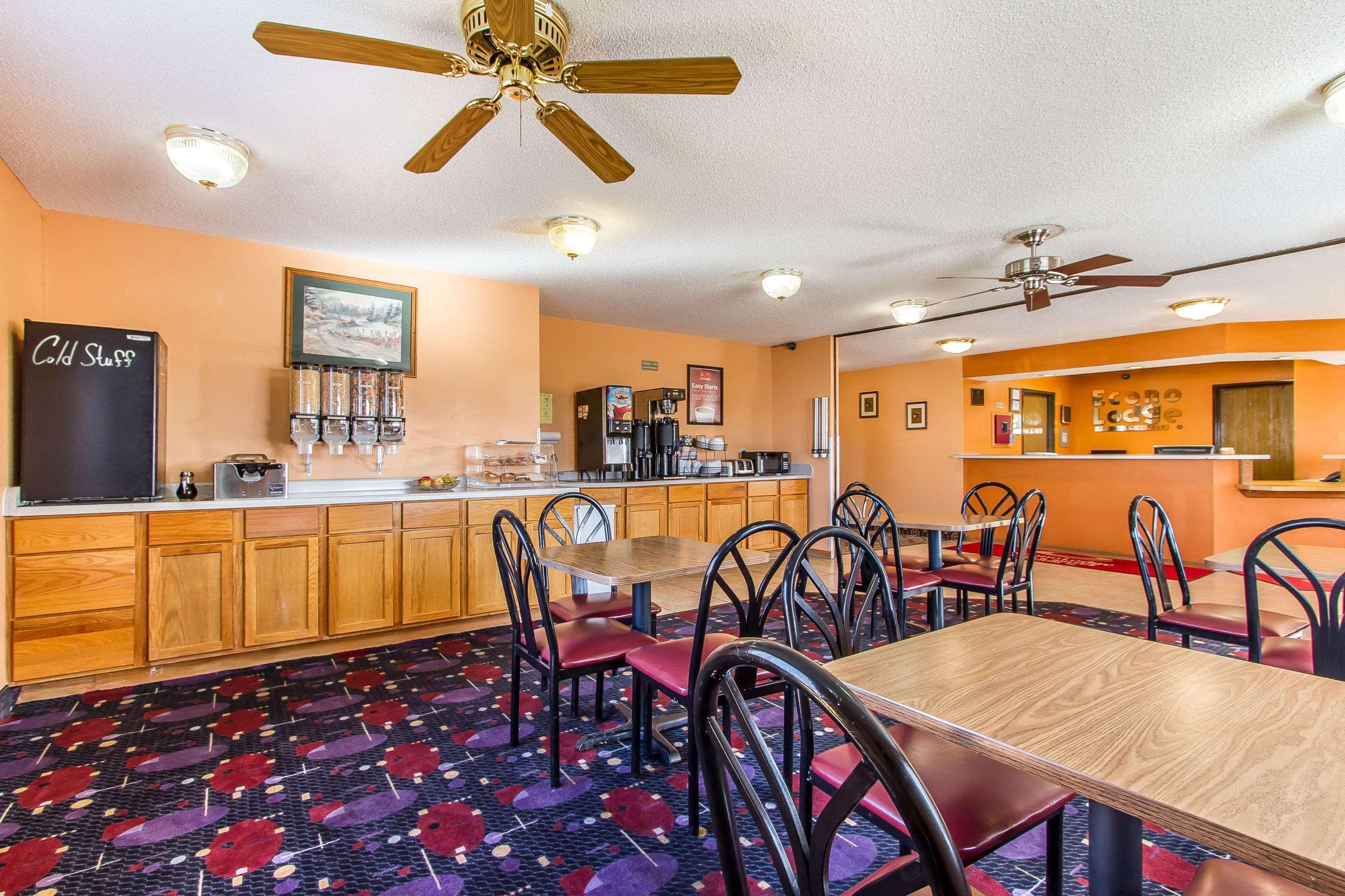 Econo Lodge & Suites Pekin Buitenkant foto