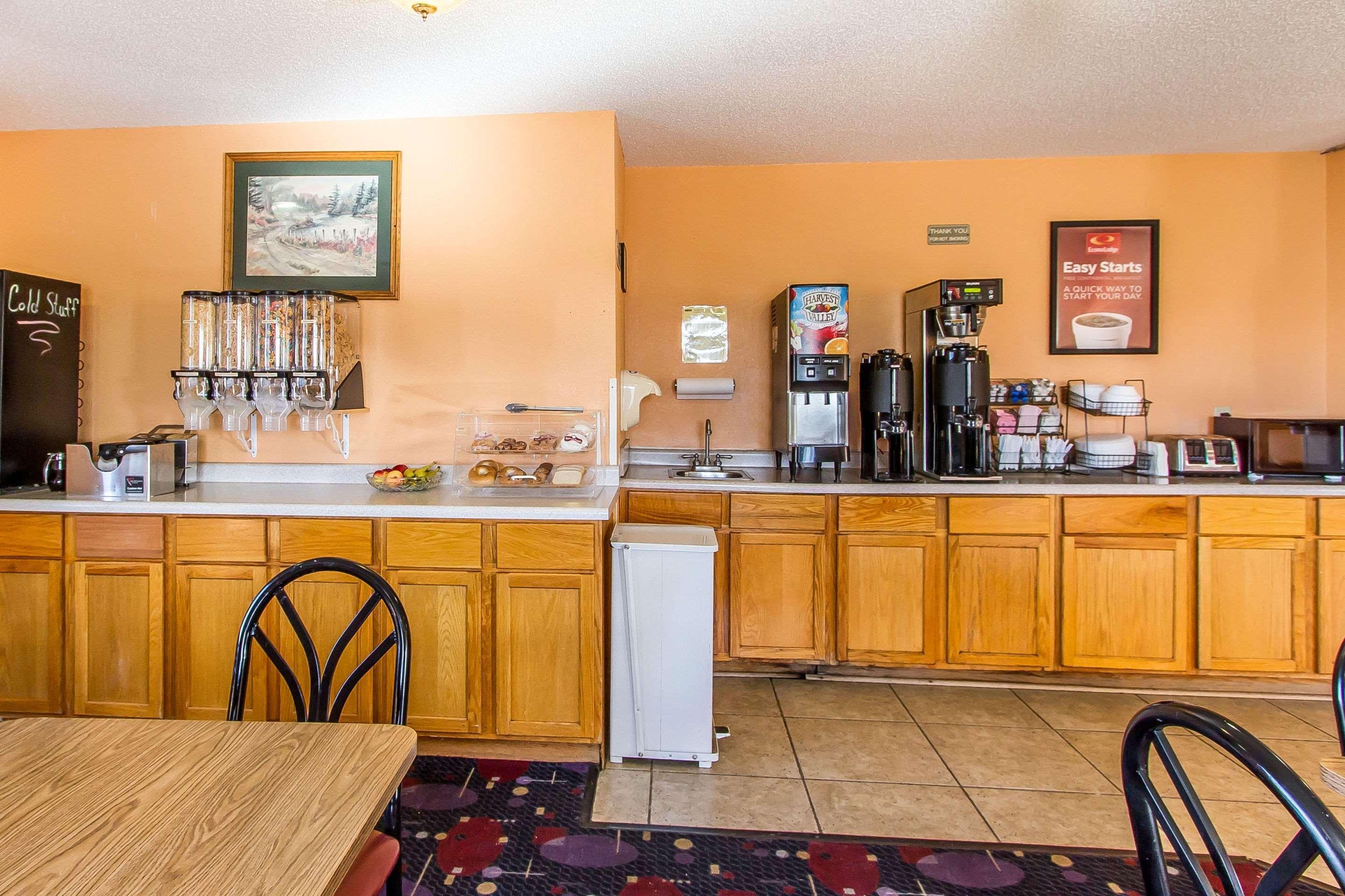 Econo Lodge & Suites Pekin Buitenkant foto